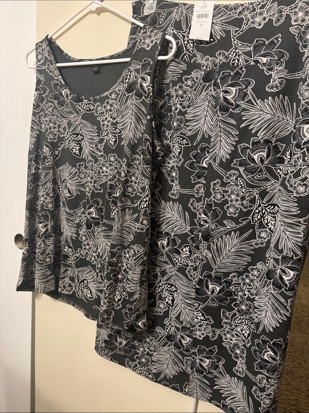 J. Jill Wearever Charcoal White Floral Print Tank Top & Smooth Fit Skirt Med New